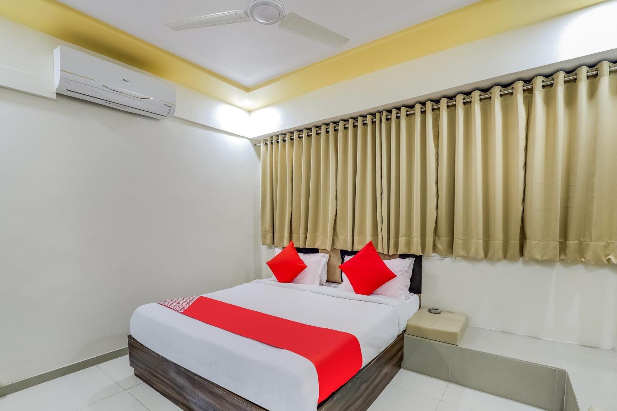 OYO 49102 Hotel Alice Ahmedabad Esterno foto
