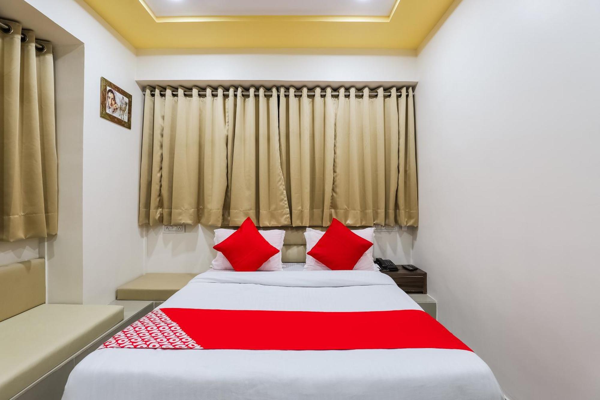 OYO 49102 Hotel Alice Ahmedabad Esterno foto