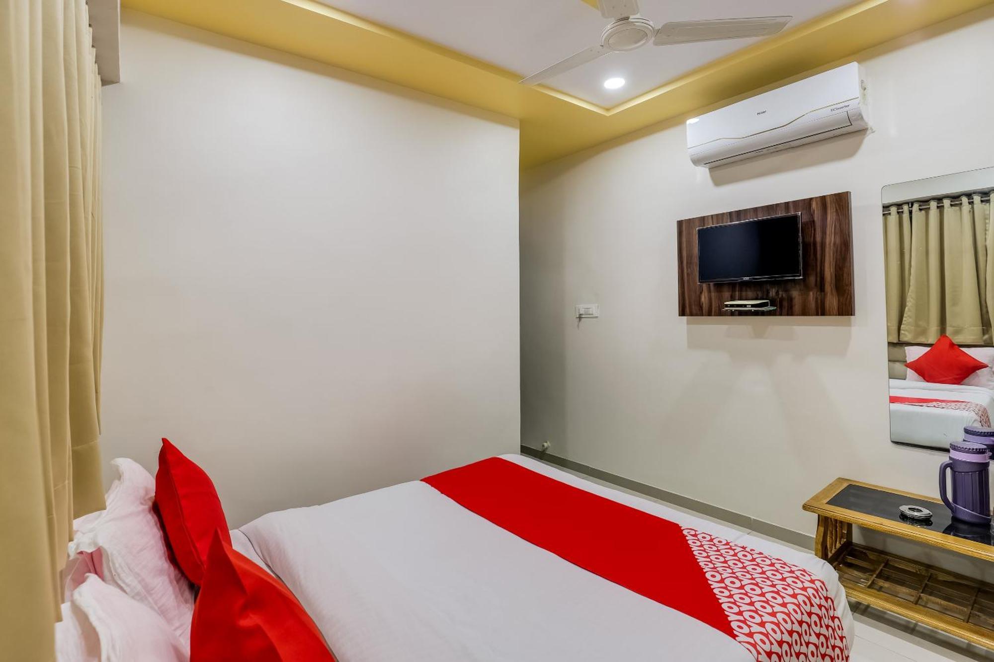 OYO 49102 Hotel Alice Ahmedabad Esterno foto