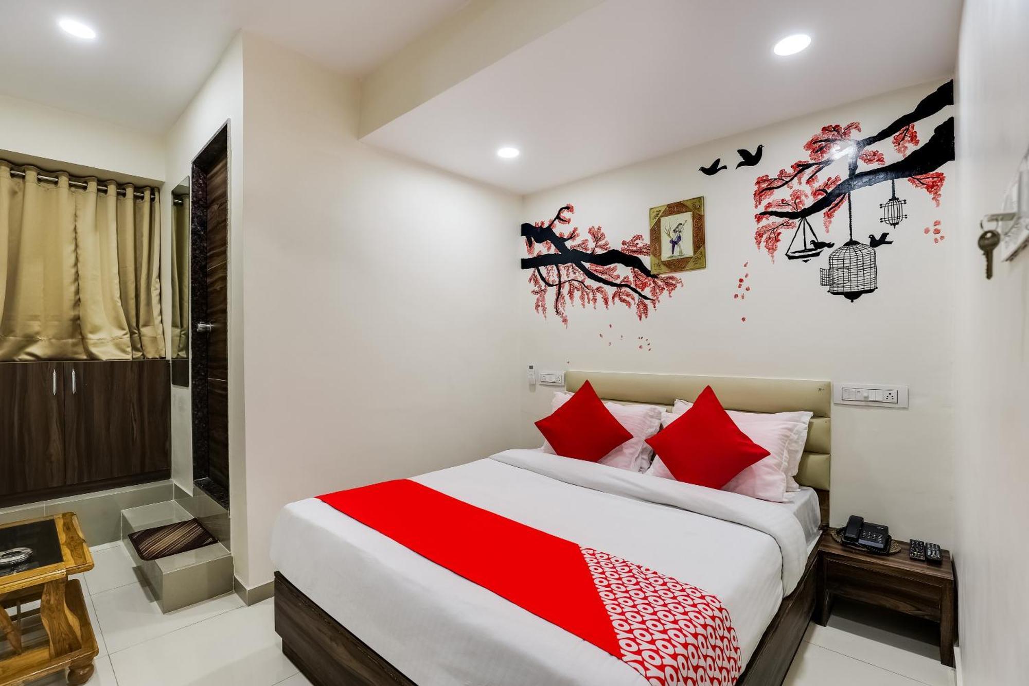 OYO 49102 Hotel Alice Ahmedabad Esterno foto