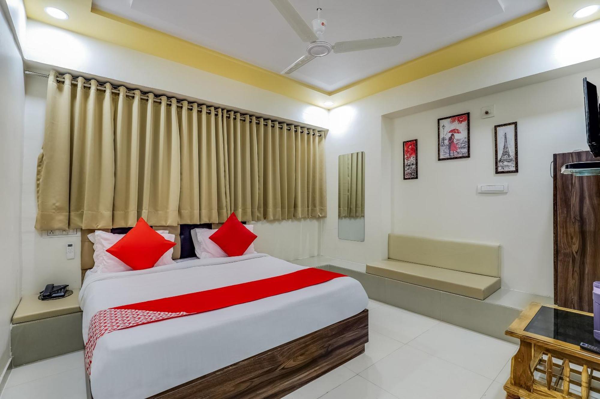 OYO 49102 Hotel Alice Ahmedabad Esterno foto